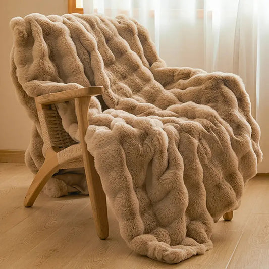 Luxury Solid Color Faux Rabbit Fur Blanket Winter Thickened Warm Faux Fur Blanket Soft Fluffy Throws Blankets for Sofa Bed Naps Homeysolve